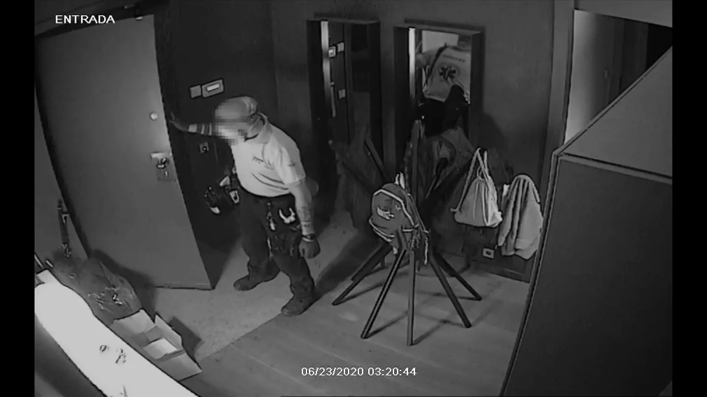 "Señora, por favor, salga": la extraña actitud de Angela Dobrowolski cuando los sanitarios intentaban reanimar a Mainat "Señora, por favor, salga": la extraña actitud de Angela Dobrowolski cuando los sanitarios intentaban reanimar a Mainat