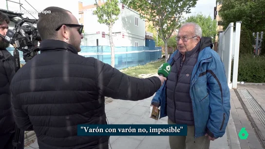 La reacción de los feligreses de una parroquia al preguntarles por el matrimonio homosexual: "Varón con varón no, imposible" laSexta Columna visita una parroquia para preguntar a sus feligreses por la apertura de la Iglesia y su opinión sobre las bodas entre personas del mismo sexo: "El matrimonio natural es entre un hombre y una mujer de toda la vida", responde una de ellas.