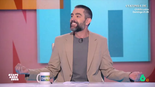 Dani Mateo califica a San Isidro como "el santo más jeta del santoral": "Tienes a Dios loco..." El presentador cuenta varios milagros hechos por el santo madrileño como, por ejemplo, cuando pidió a Dios que multiplicara el trigo para así poder alimentar las palomas. "Yo soy Dios y digo 'pero, San Isidro, tengo mucho lío'", apunta Dani.