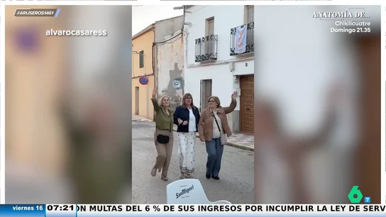 Las manías que comparten todas las madres españolas, según Álvaro Casares: "Si le dices que te gusta algo, te compra 20.000 cosas de ese algo" Las manías que comparten todas las madres españolas, según Álvaro Casares: "Si le dices que te gusta algo, te compra 20.000 cosas de ese algo"