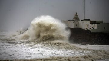 Fuertes olas en el mar arábigo