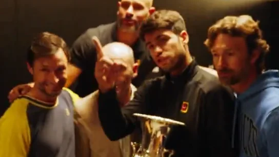 El gesto de respeto de Alcaraz con Sinner tras ganar en Roma El gesto de respeto de Alcaraz con Sinner tras ganar en Roma