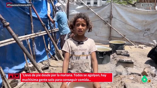 El duro relato de una niña en Gaza sobre las colas del hambre: "Todos se agolpan, ¿cómo creen que voy a llenar mi plato?" El duro relato de una niña en Gaza sobre las colas del hambre: "Todos se agolpan, ¿cómo creen que voy a llenar mi plato?"