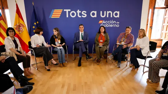 Pedro Sánchez se reúne con víctimas de la dana en Valencia Pedro Sánchez se reúne con víctimas de la dana en Valencia