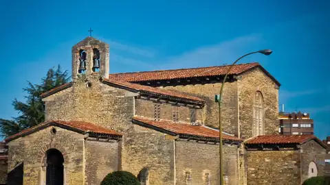 Iglesia de San Julián de los Prados Iglesia de San Julián de los Prados