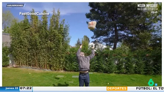 Delivery con drones y pajitas que filtran todo tipo de agua: así prueba un youtuber los gadgets del futuro Delivery con drones y pajitas que filtran todo tipo de agua: así prueba un youtuber los gadgets del futuro