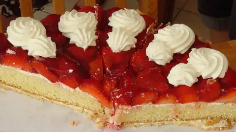 Erdbeerkuchen (tarta de fresas) Erdbeerkuchen (tarta de fresas)