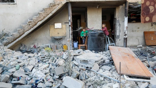 Niños en las ruinas de la Franja de Gaza Niños en las ruinas de la Franja de Gaza