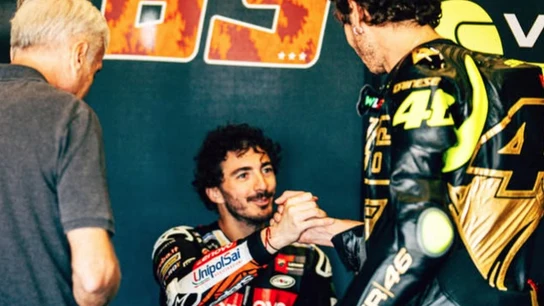 Pecco Bagnaia y Valentino Rossi Pecco Bagnaia y Valentino Rossi