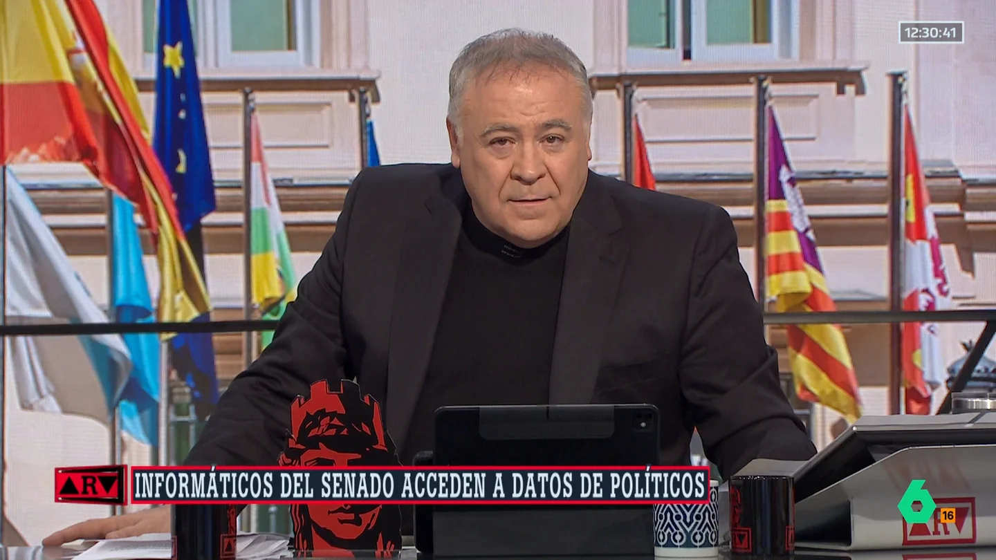 Ferreras, tras el acceso ilegal de dos informáticos del Senado a los ordenadores de varios políticos: "No sé si es un Watergate, pero es espionaje" Ferreras, tras el acceso ilegal de dos informáticos del Senado a los ordenadores de varios políticos: "No sé si es un Watergate, pero es espionaje"