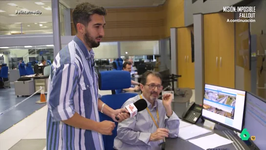 Isma Juárez descubre cómo se manejan las cámaras de la DGT: "A ese empezaría a cogerle la matrícula, lo siento si soy chivato" El reportero descubre el Centro Nacional de Gestión de Tráfico junto a Ana Blanco, subdirectora adjunta de circulación. No te pierdas cómo ha sido su labor 'cazando' infractores.