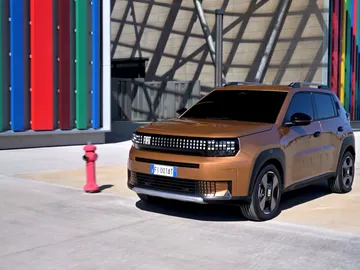 Versión híbrida del Grande Panda Versión híbrida del Grande Panda