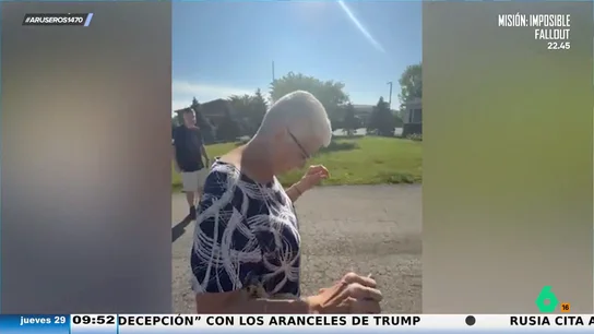 La emotivo momento de una nieta al sorprender a su abuela comprando la casa donde creció La emotivo momento de una nieta al sorprender a su abuela comprando la casa donde creció