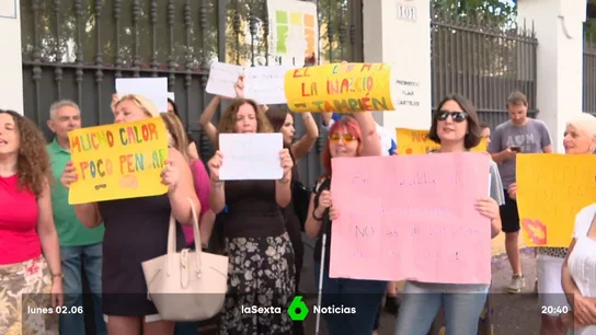 Protesta de padres de un colegio de Sevilla Protesta de padres de un colegio de Sevilla