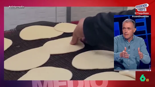 Mikel Ayestaran, sobre la falta de dinero en metálico en Gaza: "Ha surgido una nueva profesión: los reparadores de billetes" El corresponsal expone que en la Franja no entran nuevas remesas de dinero. Esto ha provocado que el dinero en metálico escasee y que, debido al uso, los billetes están cada vez más deteriorados.