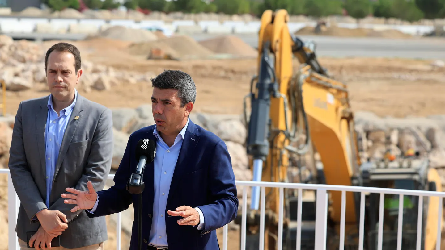 Carlos Mazón y el alcalde de Cheste visitan las obras para reconstruir el acceso al Circuit Ricardo Tormo Carlos Mazón y el alcalde de Cheste visitan las obras para reconstruir el acceso al Circuit Ricardo Tormo