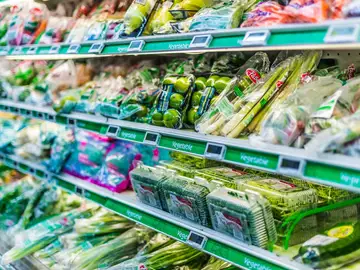 Detectan aditivos asociados al plástico en el 85% de 109 alimentos analizados Detectan aditivos asociados al plástico en el 85% de 109 alimentos analizados