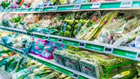 Detectan aditivos asociados al plástico en el 85% de 109 alimentos analizados Detectan aditivos asociados al plástico en el 85% de 109 alimentos analizados