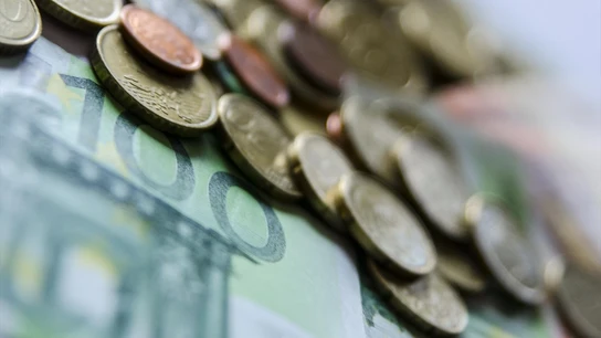 Monedas y billetes de euro. Monedas y billetes de euro.