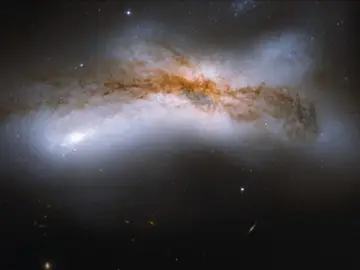 La Vía Láctea y la galaxia de Andrómeda en colisión La Vía Láctea y la galaxia de Andrómeda en colisión