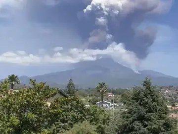 Volcán Etna en erupción Volcán Etna en erupción