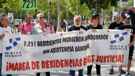 Familiares de las asociaciones '7291: Verdad y Justicia', Pladigmare y Marea de Residencias se manifiestan en el Juzgado Familiares de las asociaciones '7291: Verdad y Justicia', Pladigmare y Marea de Residencias se manifiestan en el Juzgado