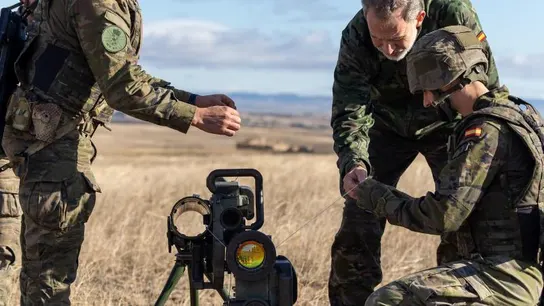 El rey Felipe VI visita unos ejercicios realizados del Ejército de Tierra con lanzamiento de SPIKE LR2 El rey Felipe VI visita unos ejercicios realizados del Ejército de Tierra con lanzamiento de SPIKE LR2