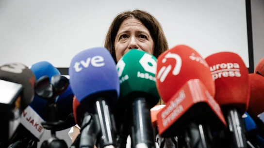 Leire Díez, durante su comparecencia sin preguntas ante los medios de comunicación Leire Díez, durante su comparecencia sin preguntas ante los medios de comunicación