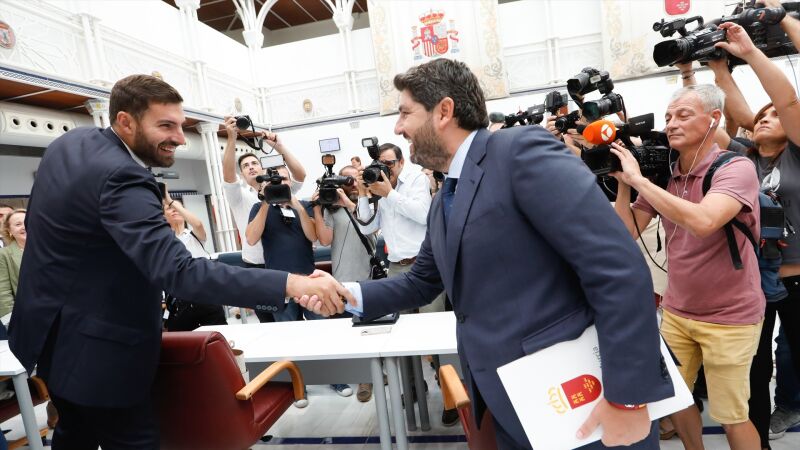 Los líderes murcianos de PP y Vox, Fernando López Miras y José Ángel Antelo respectivamente, en una foto de archivo