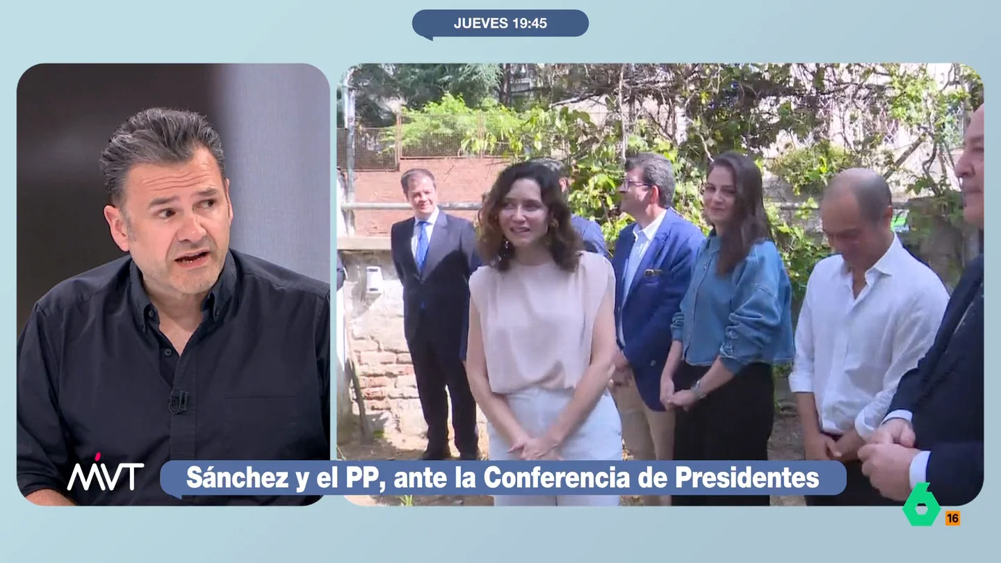 Iñaki López, a Ayuso: "Me sorprende que defienda la libertad y no permita a otros presidentes hablar en su lengua materna" Iñaki López responde en este vídeo a Ayuso tras amenazar con abandonar la Conferencia de Presidentes si no se habla castellano. El presentador le recuerda que las lenguas cooficiales son "patrimonio cultural de este país".
