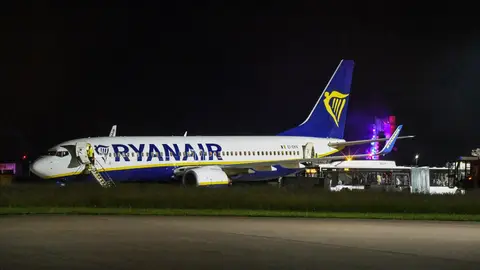 9 pasajeros heridos tras un aterrizaje de emergencia en Ryanair por fuertes turbulencias en Alemania 9 pasajeros heridos tras un aterrizaje de emergencia en Ryanair por fuertes turbulencias en Alemania