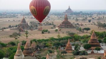 Glovo aerostático sobre Bagan