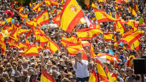 Alberto Núñez Feijóo en la manifestación. Alberto Núñez Feijóo en la manifestación.