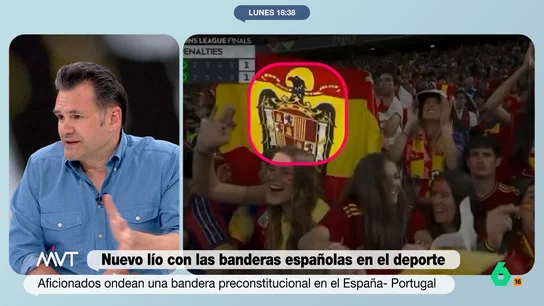 Iñaki López, sobre el joven con la bandera preconstitucional en el España-Portugal: "No es el lápiz más afilado, doble disgusto para los padres" Iñaki López opina en este vídeo sobre la polémica de la bandera preconstitucional en el España-Portugal y la persona que podría haberla llevado: "Me parece menor, probablemente la multa la tengan que pagar los padres".