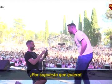 Triunfa el amor en Los Palomos: un joven pide matrimonio a su pareja en el escenario: "¿Quieres pasar toda la vida conmigo?"