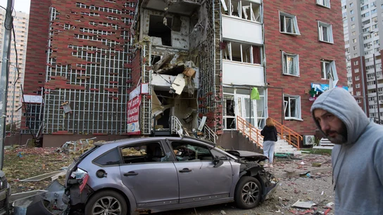 Un edificio dañado por un dron ruso en Kyiv, este martes. Un edificio dañado por un dron ruso en Kyiv, este martes.