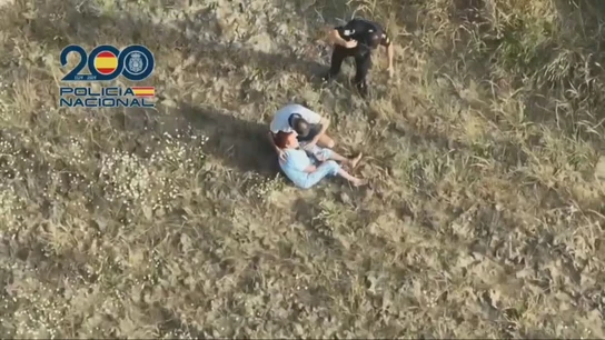 Una mujer de 76 años es rescatada tras perderse y desmayarse en plena ola de calor gracias a un dron policial Una mujer de 76 años es rescatada tras perderse y desmayarse en plena ola de calor gracias a un dron policial
