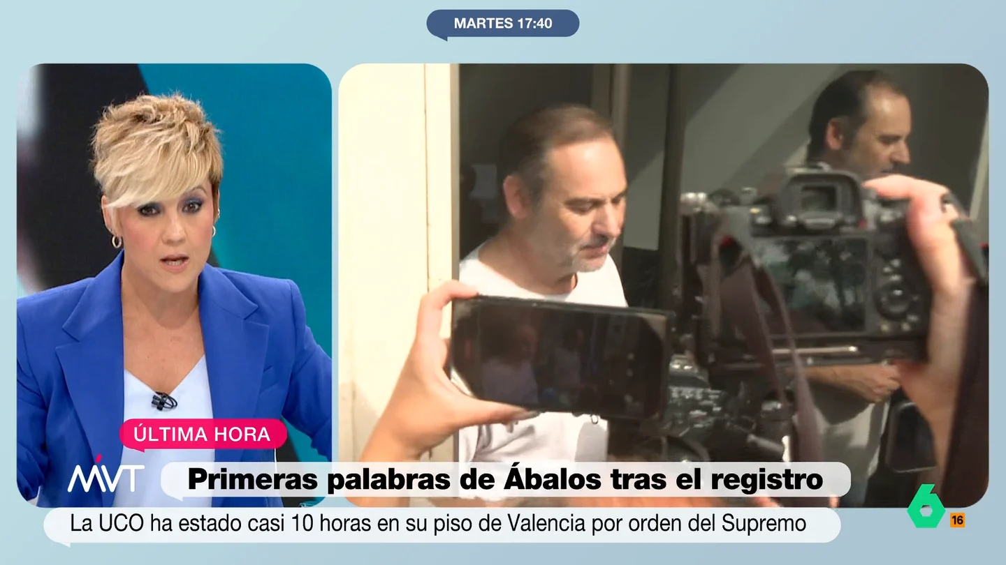 Cristina Pardo, al ver a Ábalos ante los medios en camiseta: "No ha tenido buen día como para que le juzguemos por el estilismo" Cristina Pardo, Iñaki López y Marina Valdés comentan en este vídeo la curiosa imagen de José Luis Ábalos hablando ante los medios de comunicación en camiseta tras el registro de su casa por parte de la UCO.