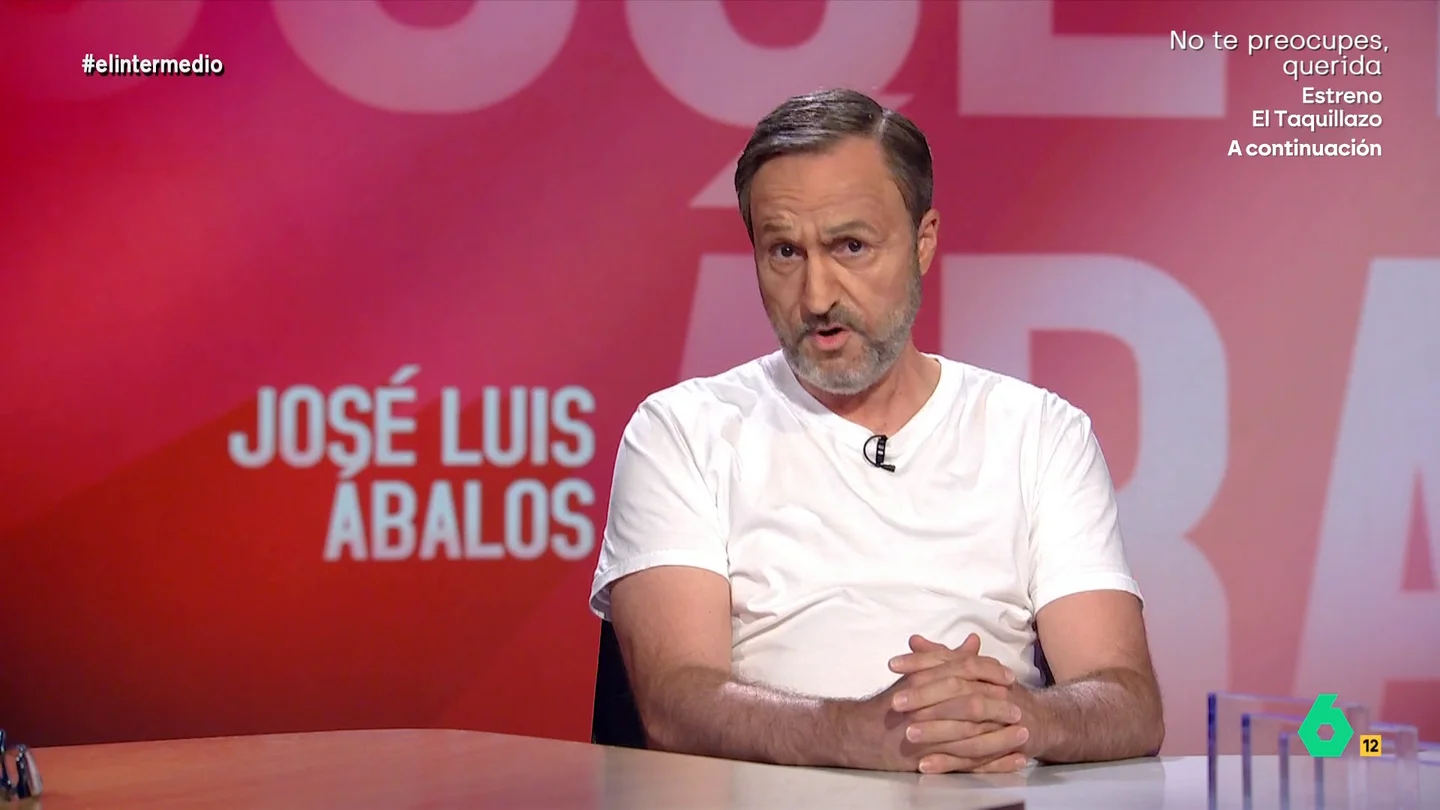 'Ábalos' 'regala' a Sandra Sabatés un pendrive como 'agradecimiento': "Guárdalo debajo del fregadero, que ahí no mira la UCO" 'Ábalos' 'regala' a Sandra Sabatés un pendrive como 'agradecimiento': "Guárdalo debajo del fregadero, que ahí no mira la UCO"