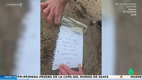 La emotiva despedida de una hija al lanzar al mar una botella con las cenizas de su mamá "para cumplir su sueño de viajar" La emotiva despedida de una hija al lanzar al mar una botella con las cenizas de su mamá "para cumplir su sueño de viajar"