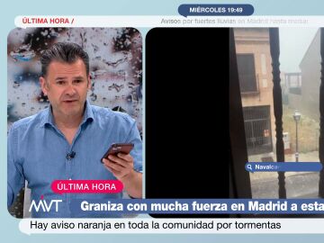Iñaki López bromea con dormir en el plató por la granizada en Madrid: "Quemamos el decorado de 'La Roca' y nos calentamos con eso"