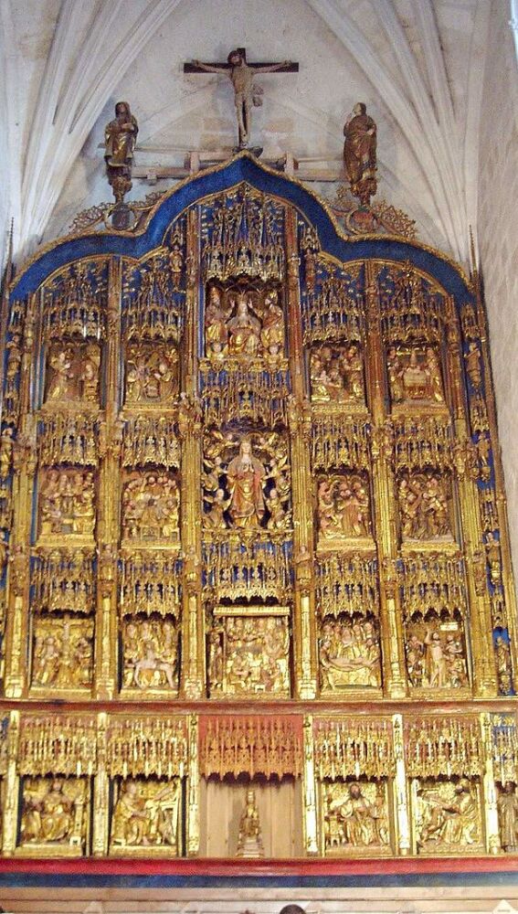 Interior de la Iglesia de Santa María de Gumiel de Izán