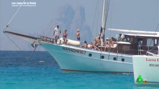 Viajeros VIP que se dejan en Formentera 1.000 euros por cuenta, el modelo de negocio contrario a los 'party boats' Viajeros VIP que se dejan en Formentera 1.000 euros por cuenta, el modelo de negocio contrario a los 'party boats'