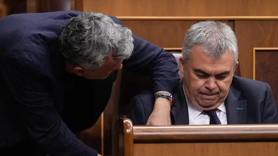 El diputado socialista Santos Cerdán durante el pleno celebrado este jueves en la Cámara Baja. El diputado socialista Santos Cerdán durante el pleno celebrado este jueves en la Cámara Baja.
