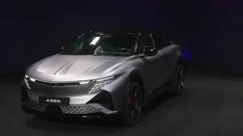 Alpine A390 en tonalidad grisacea Alpine A390 en tonalidad grisacea