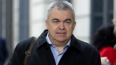 El secretario de Organización del PSOE, Santos Cerdán, a su llegada a una sesión plenaria, en el Congreso de los Diputados, a 26 de noviembre de 2024, en Madrid (España). El secretario de Organización del PSOE, Santos Cerdán, a su llegada a una sesión plenaria, en el Congreso de los Diputados, a 26 de noviembre de 2024, en Madrid (España).