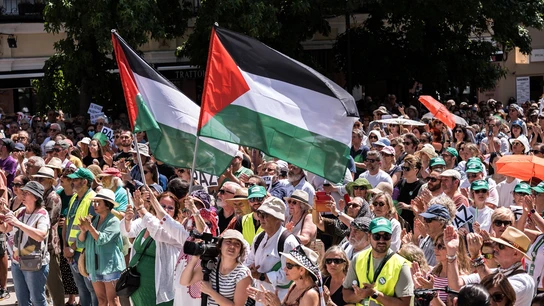 Cientos de personas toman las calles de Madrid para pedir "el fin del genocidio" en Gaza Cientos de personas toman las calles de Madrid para pedir "el fin del genocidio" en Gaza