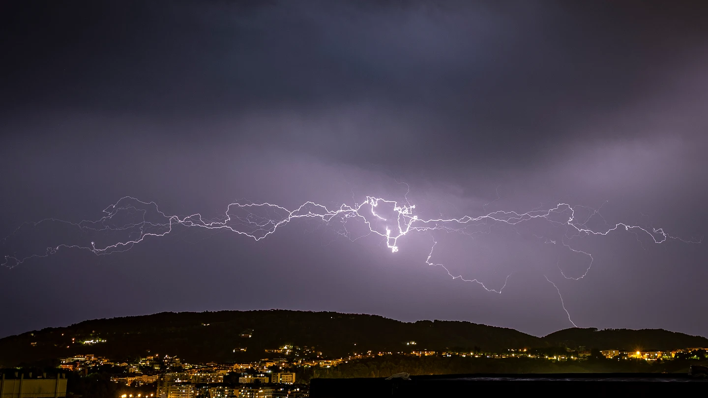 Una rayo cae en San Sebastián Una rayo cae en San Sebastián