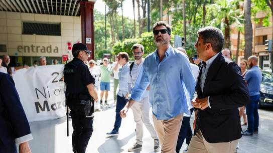 El president de la Generalitat, Carlos Mazón, a su llegada al recorrido en pruebas previo a la reapertura del tramo València Sud-Castelló de Metrovalencia El president de la Generalitat, Carlos Mazón, a su llegada al recorrido en pruebas previo a la reapertura del tramo València Sud-Castelló de Metrovalencia