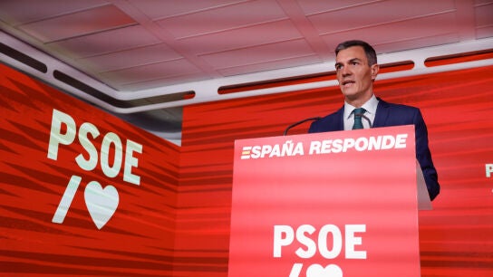 El presidente del Gobierno, Pedro S&aacute;nchez en rueda de prensa tras las reuni&oacute;n de la Ejecutiva Federal del PSOE, este lunes en la sede de Ferraz.